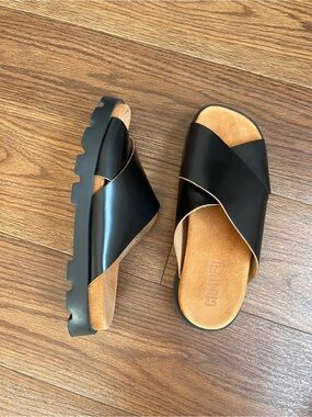 Black leather  Sandals with Cushioned Suede Footbed 39